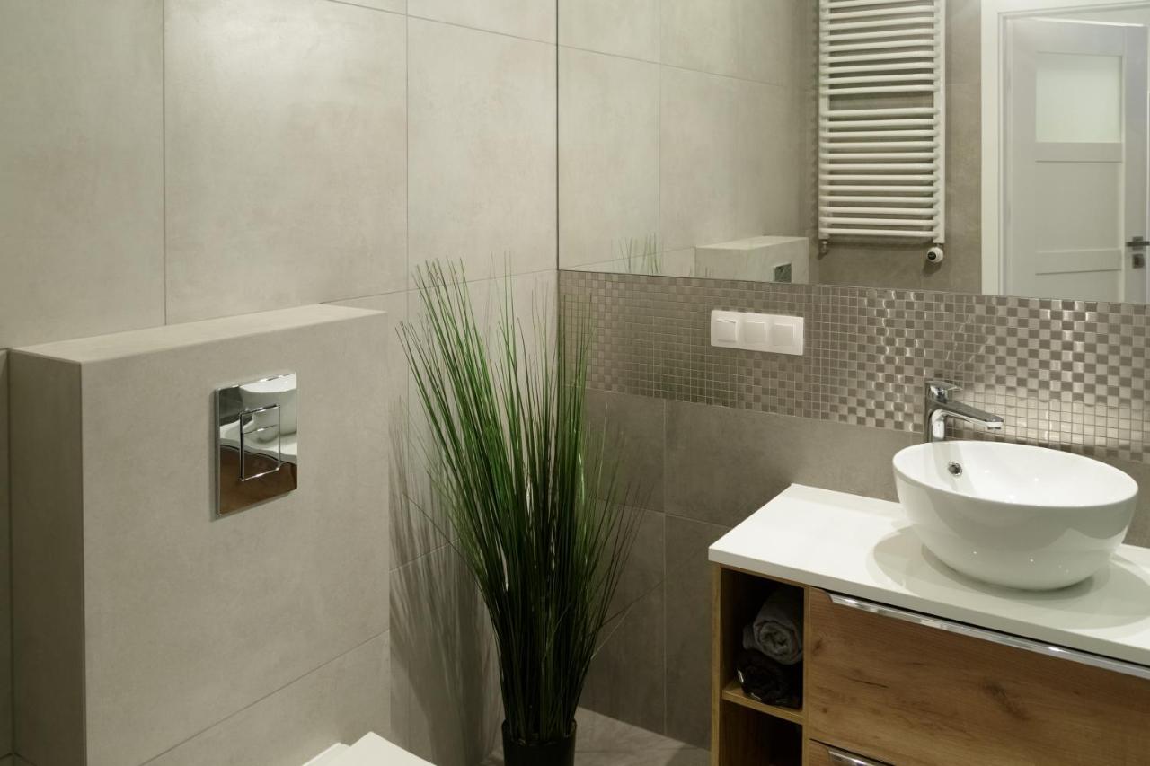 Modern Silver Apartment Краков Экстерьер фото