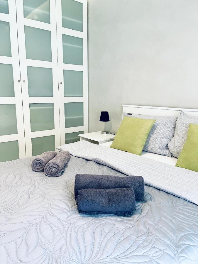 Modern Silver Apartment Краков Экстерьер фото